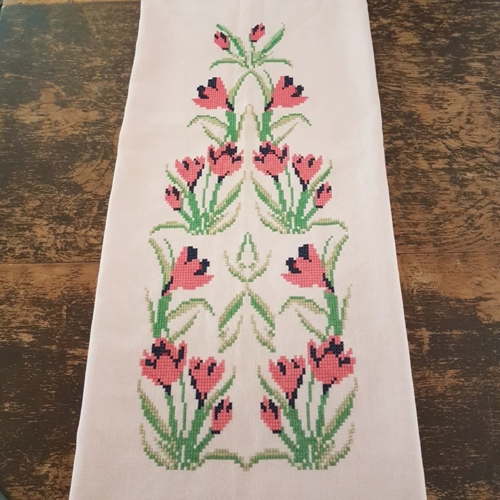 Vintage Pink Linen Tablecloth with Hand Embroidery Flowers, 51x44 inch